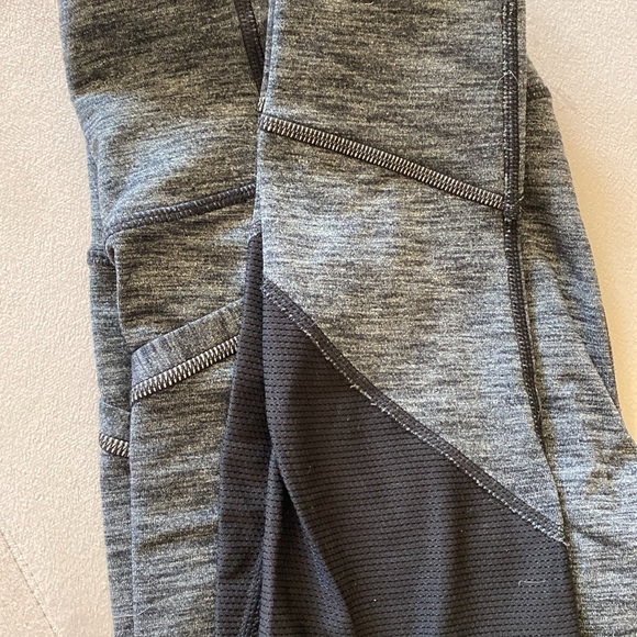 Athleta leggings with pockets - Picture 5 of 5